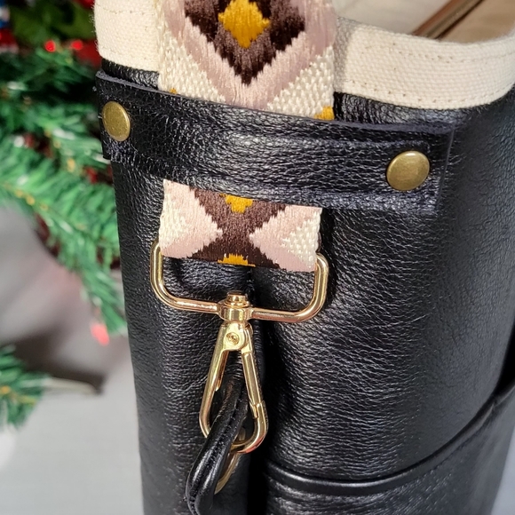 Handmand danier leather and needlepoint purse - Picture 3 of 6